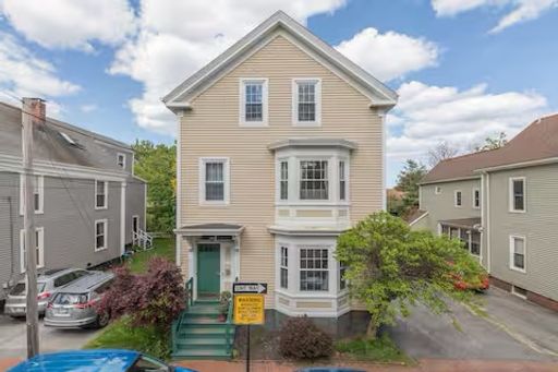 1BR in the Heart of the West End – photo 1