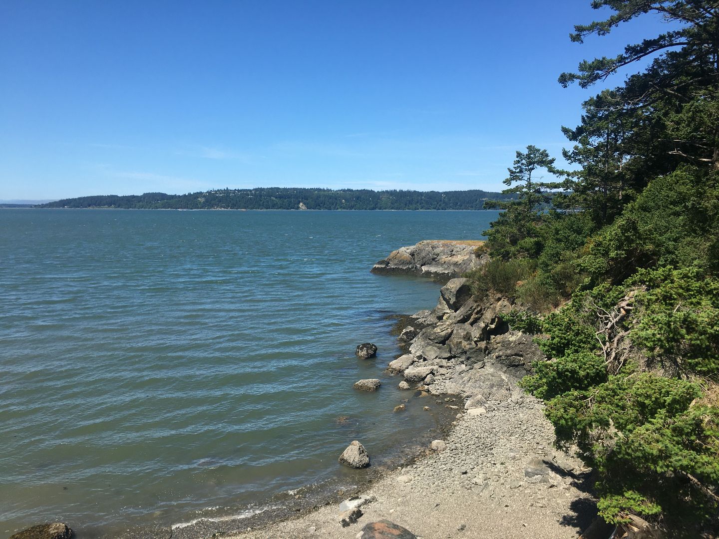 La Conner House: 9923 Pull and Be Damned Point Road