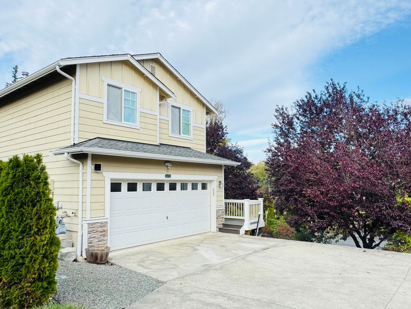 Mount Vernon House: 4469  Jacob Place