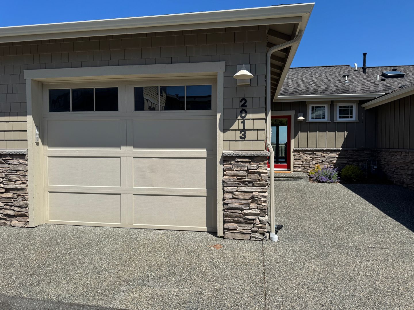 Anacortes Townhome: 2013 H Avenue