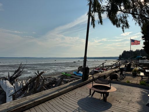 Beach House, Fully Furnished, Short Term January-March (includes all utilities and internet)