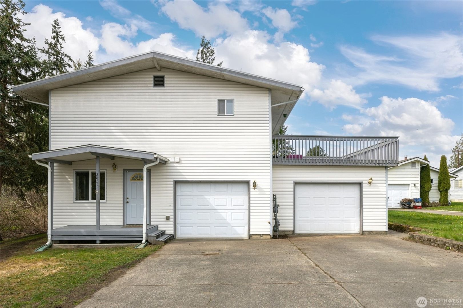 Bellingham Apartment: 2821 & 2823 Queen Street
