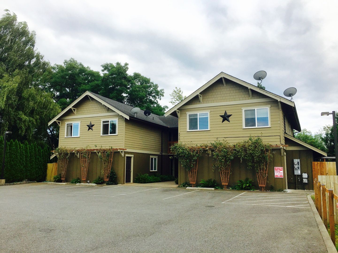 Mount Vernon Apartment: 3310 E. College Way