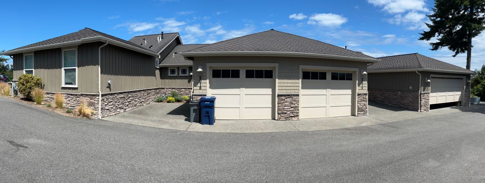 End Unit, 3 Bed, 2.5 Bath PLUS Bonus Room, Anacortes 2 of 12
