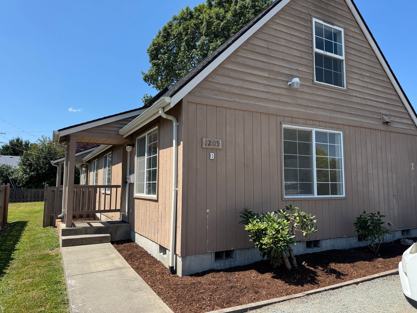 Mount Vernon Apartment: 1209 Harrison St.
