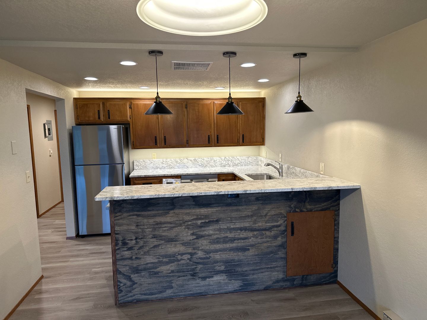 Mount Vernon Apartment: 1518 East Pacific Place