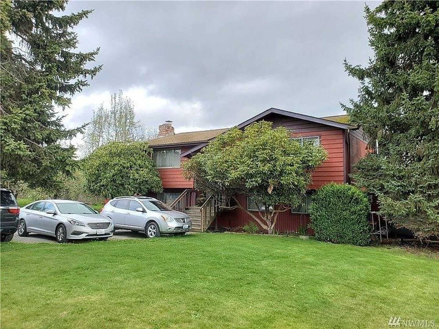 Burlington House: 902 South Anacortes Street
