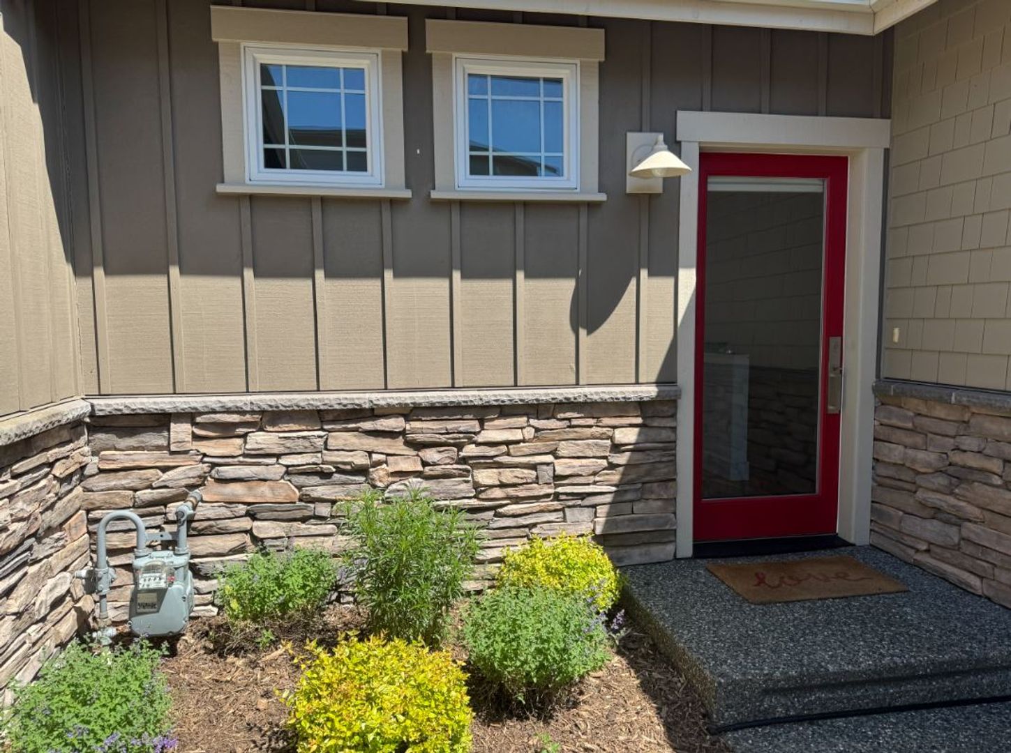 End Unit, 3 Bed, 2.5 Bath PLUS Bonus Room, Anacortes 3 of 12