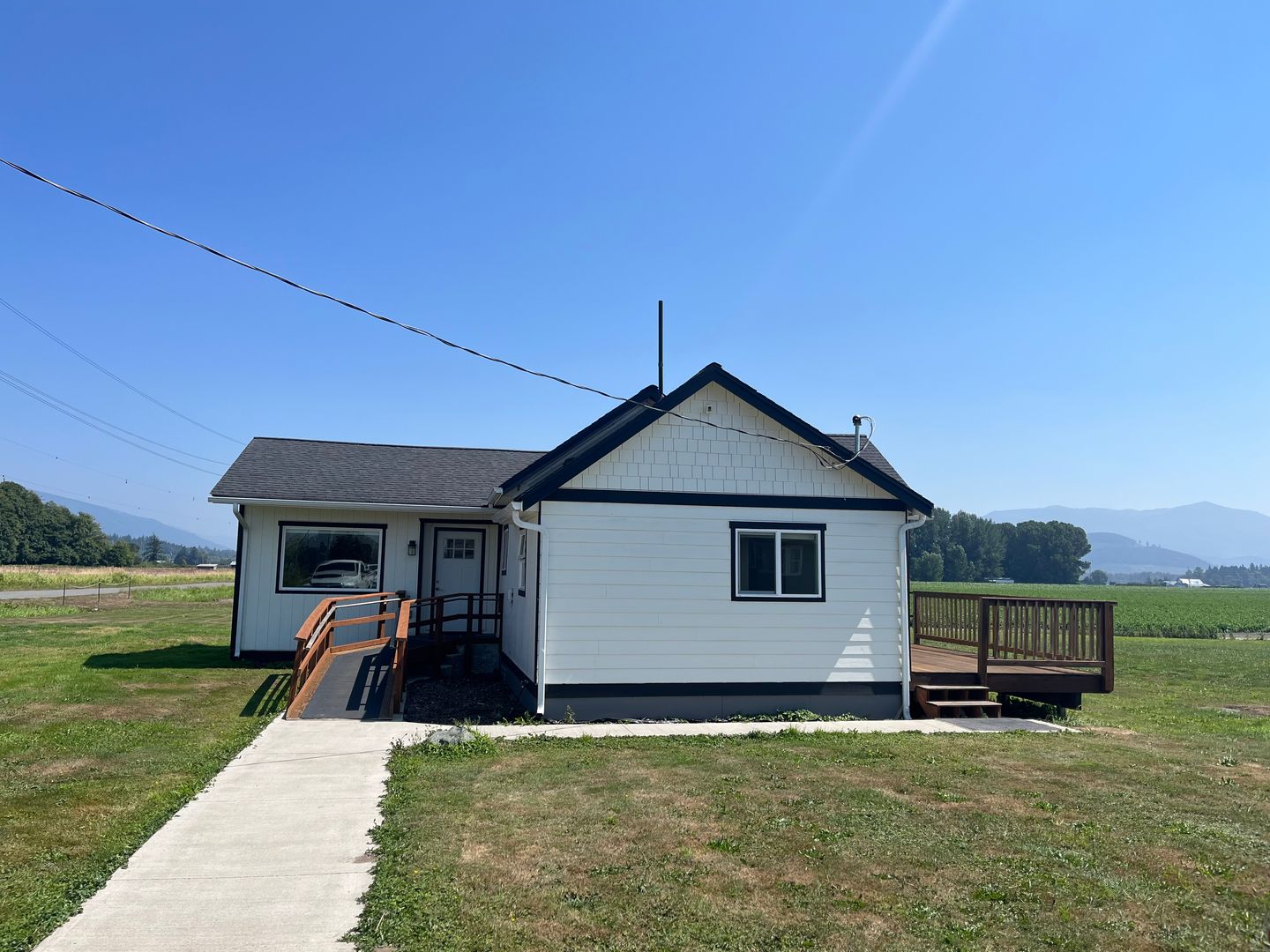 Burlington House: 20528 Dahlstedt Road,