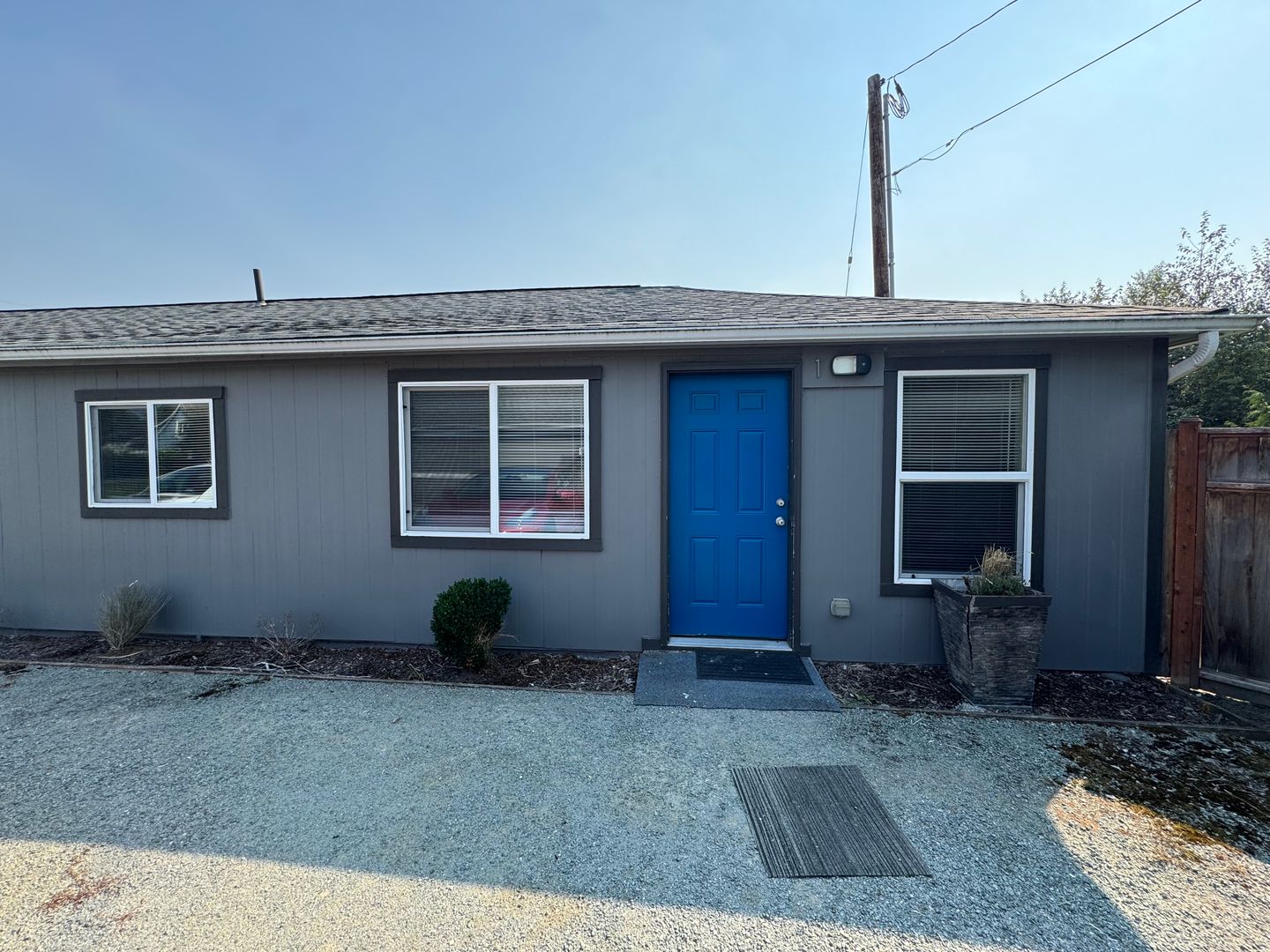 Mount Vernon Apartment: 202 W Blackburn