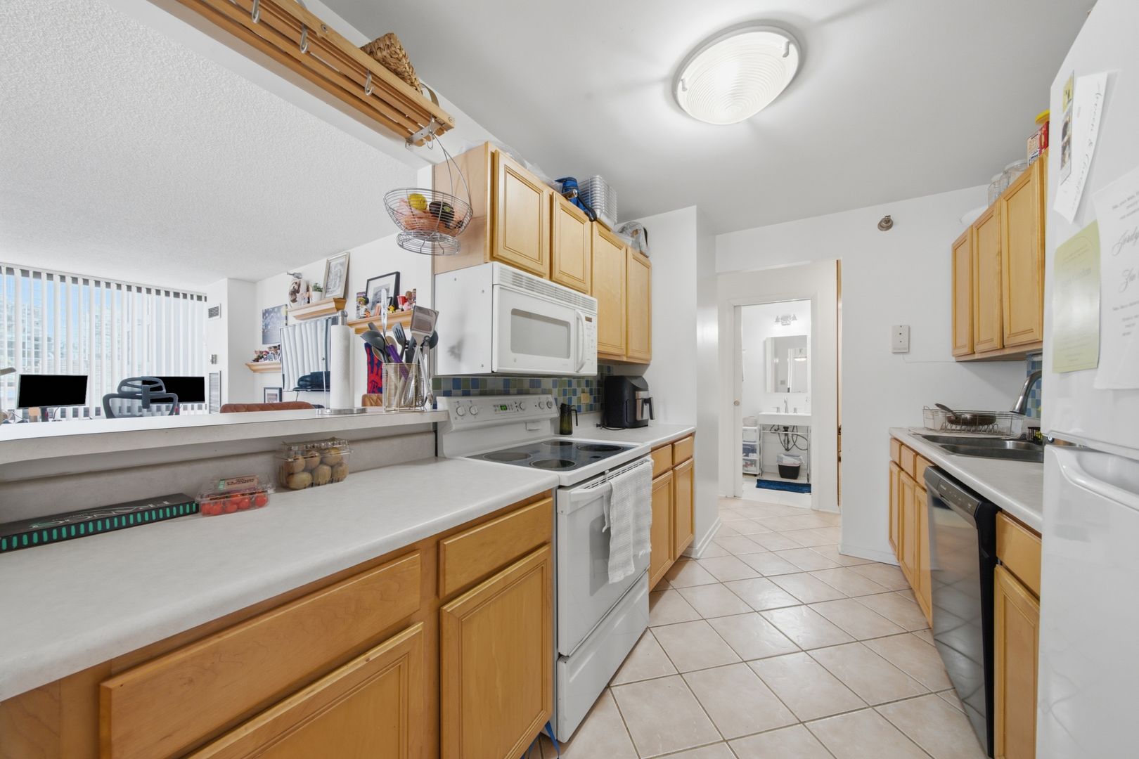 70 W Huron St Apt 502 7 of 12