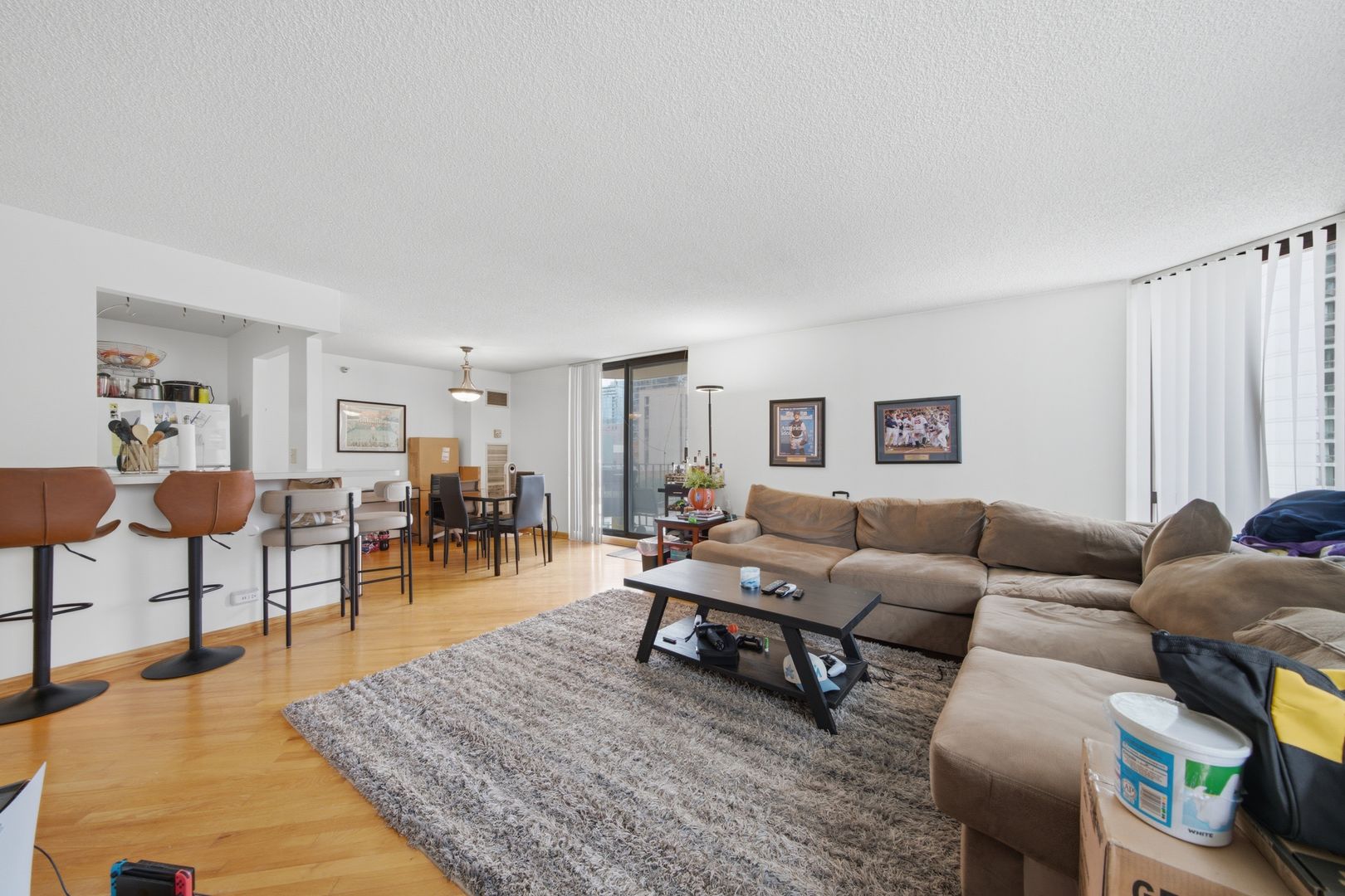 Chicago House: 70 W Huron St - 502