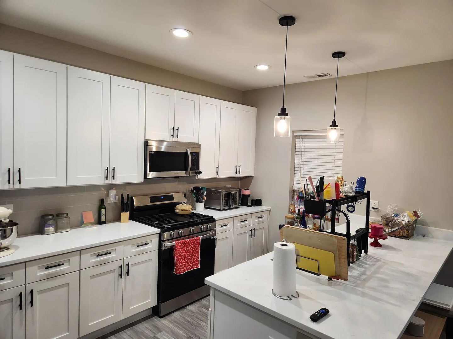 Chicago Apartment: 4051 S Prairie Ave