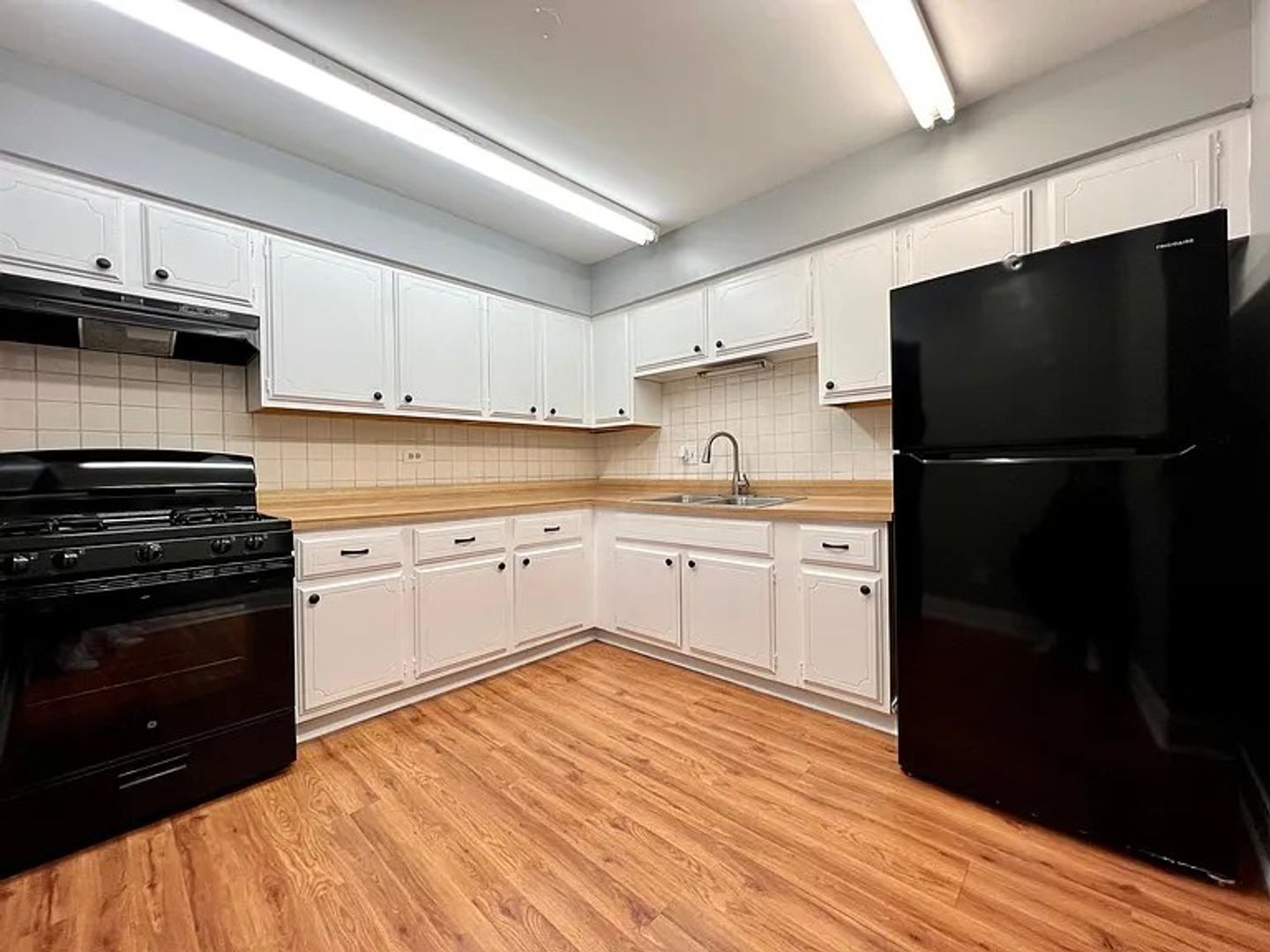 Oak Park Condo: 415 S Lombard Ave - 202