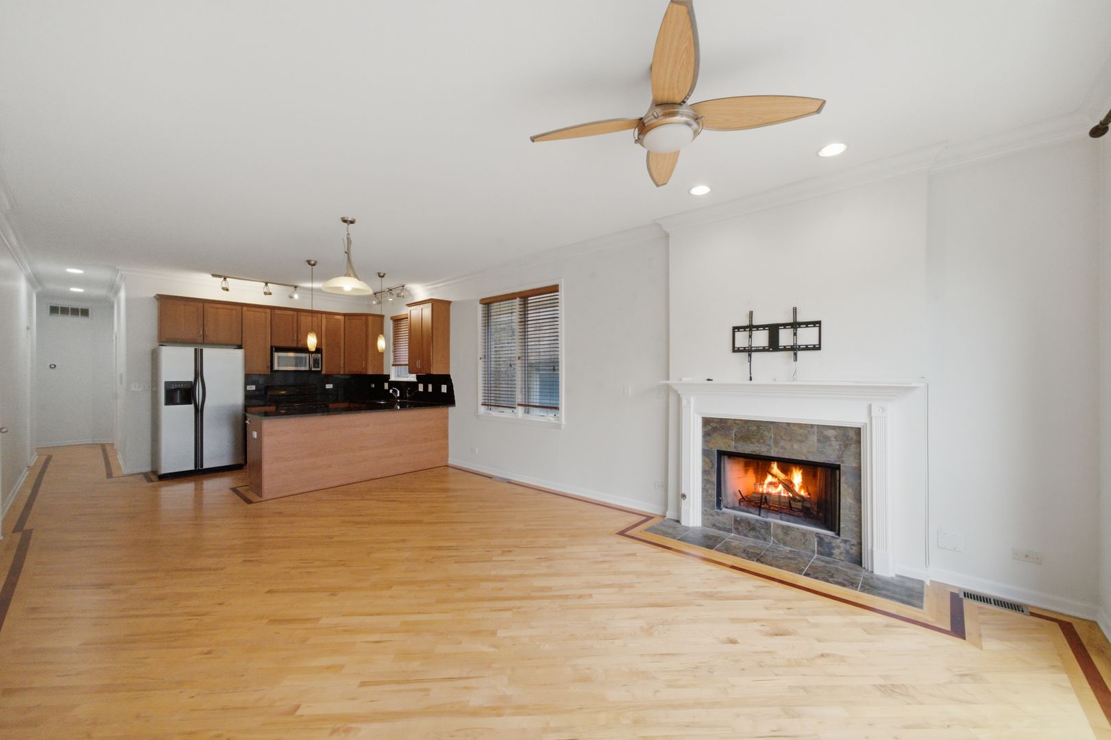 Chicago Condo: 2647 W Haddon Ave Unit 2