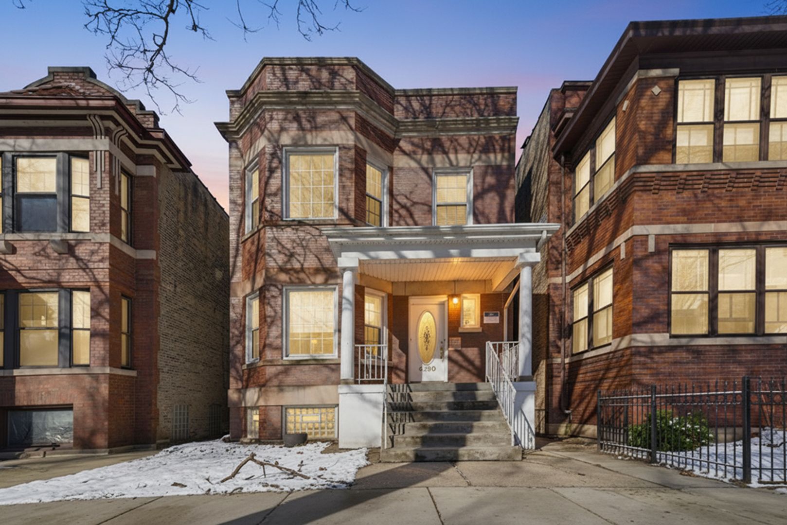 Chicago Apartment: 6230 N Wayne Ave