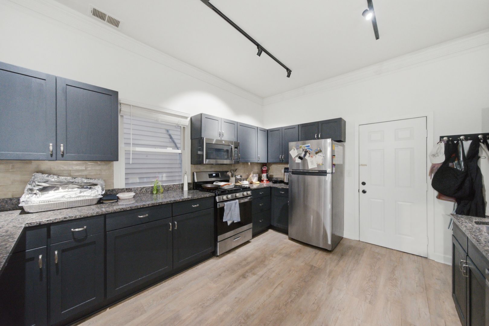 Chicago Apartment: 2728 N Wilton