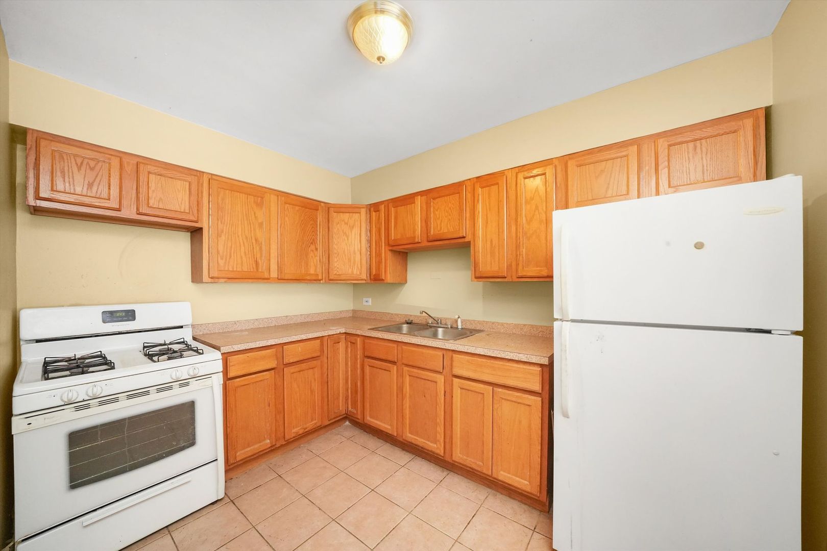 Chicago Apartment: 7801 S South Shore Dr