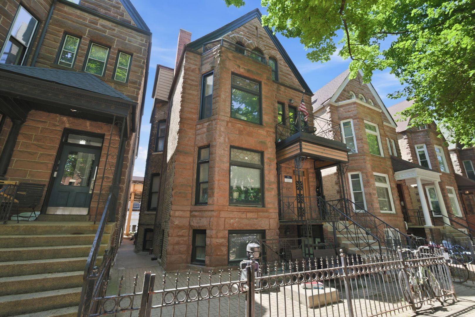 Chicago Apartment: 2622 N Wilton Ave