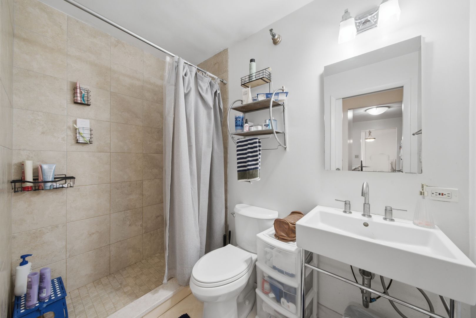 70 W Huron St Apt 502 8 of 12