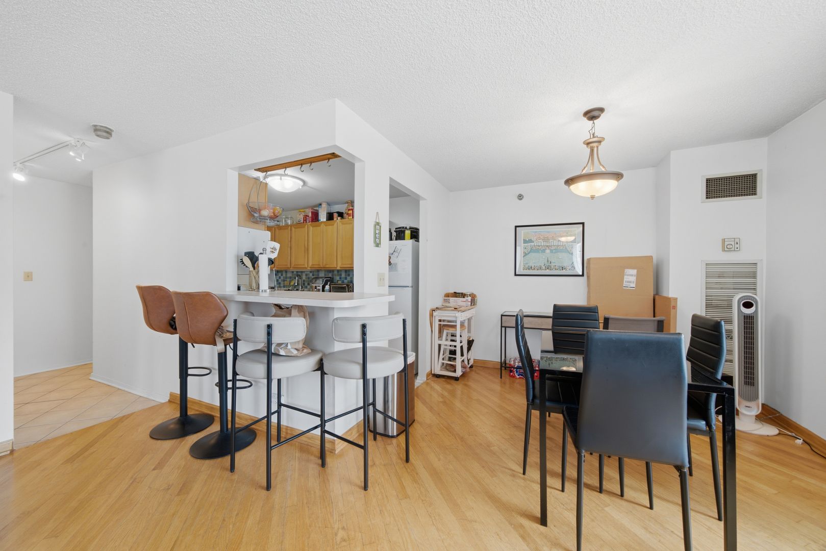 70 W Huron St Apt 502 5 of 12