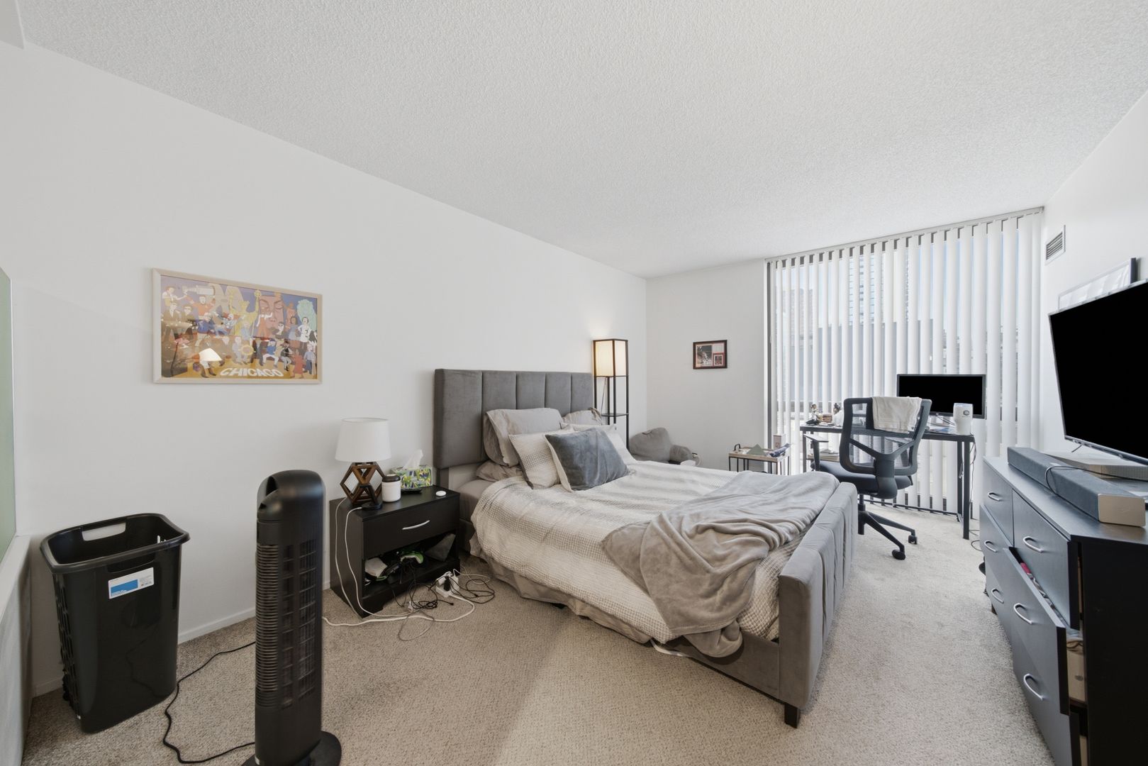 70 W Huron St Apt 502 9 of 12