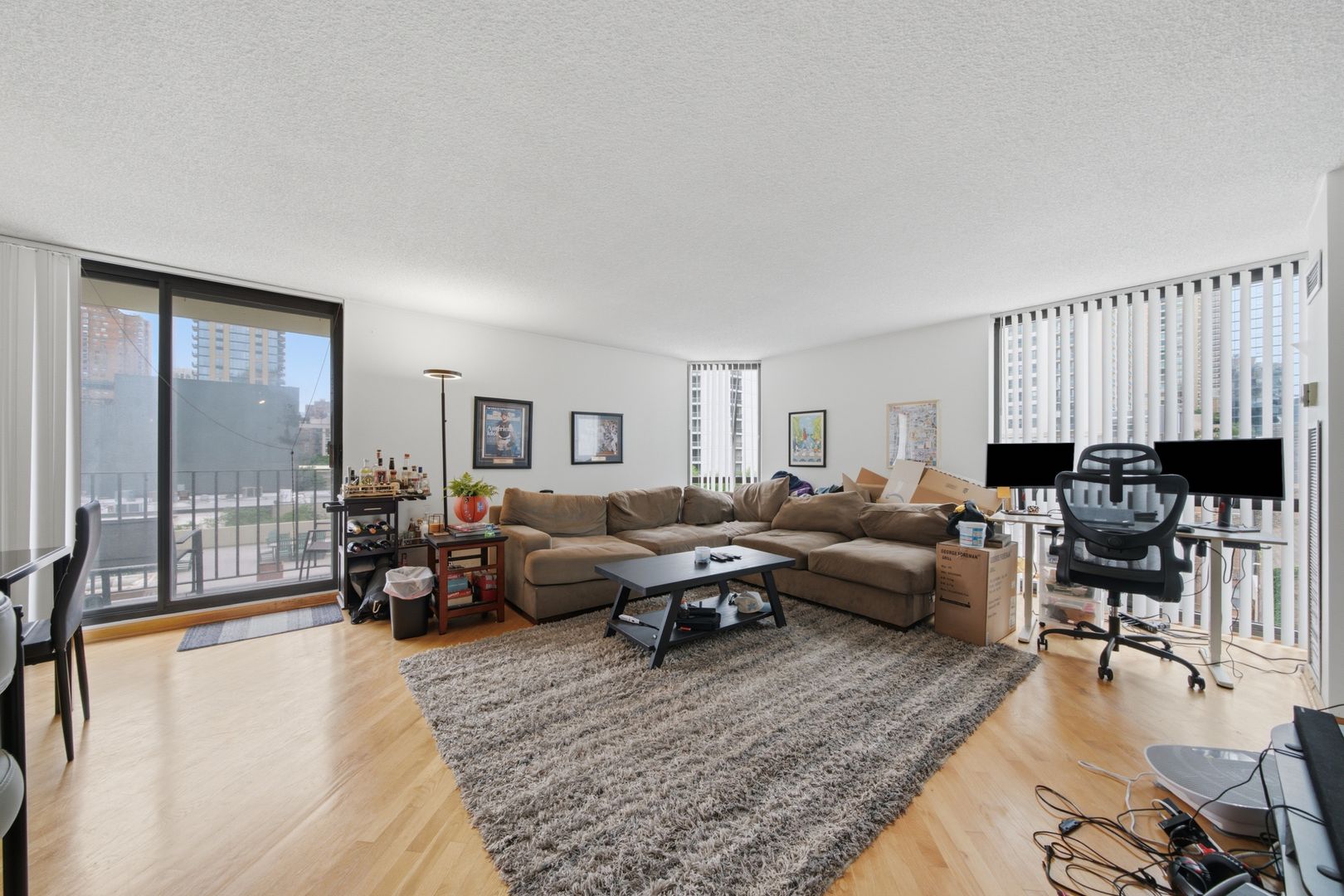 70 W Huron St Apt 502 2 of 12
