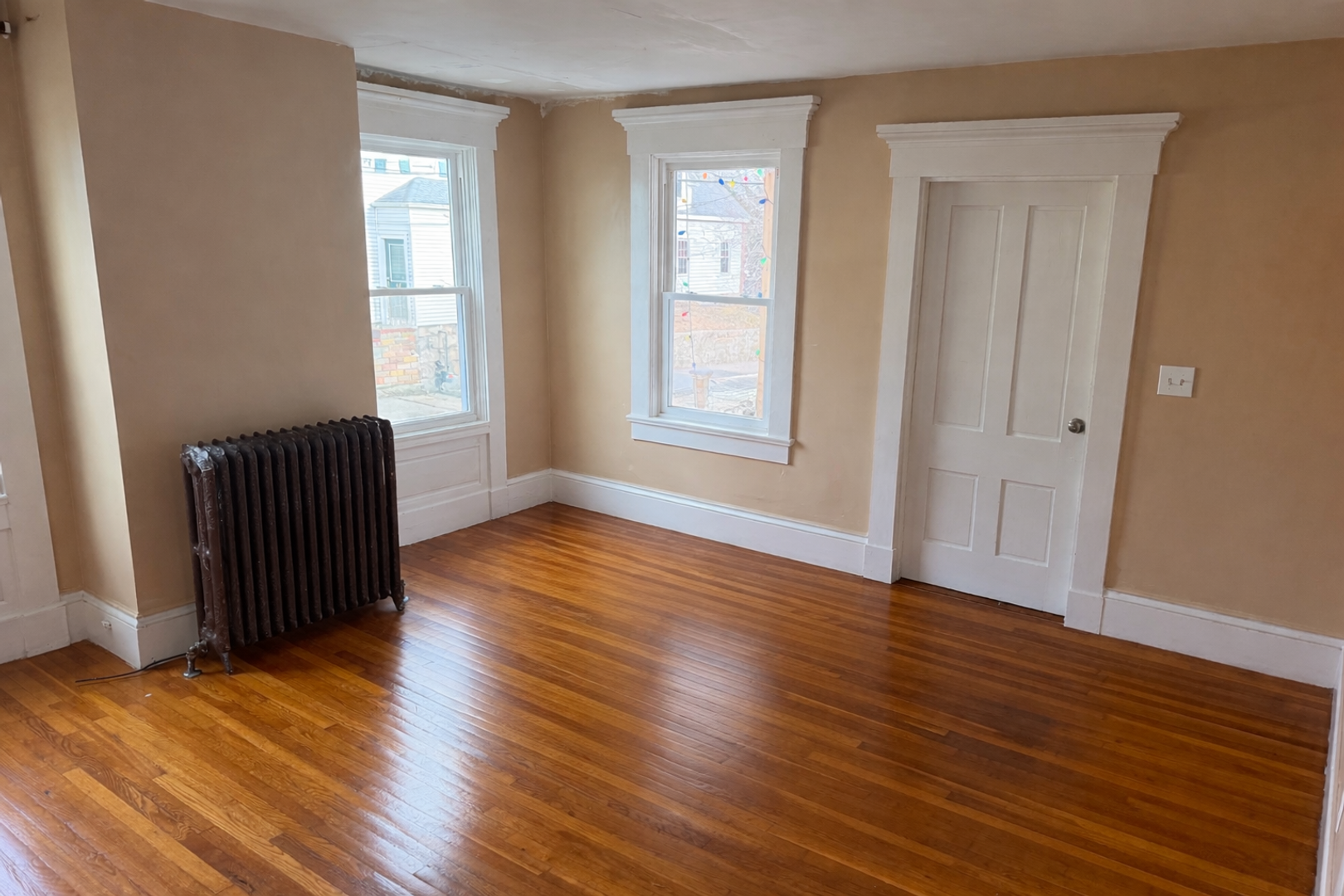New Bedford Apartment: 186 Grinnell St.