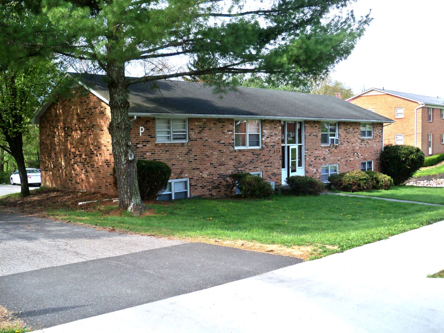 Blacksburg Apartment: 300-317 Apt. Heights Dr.