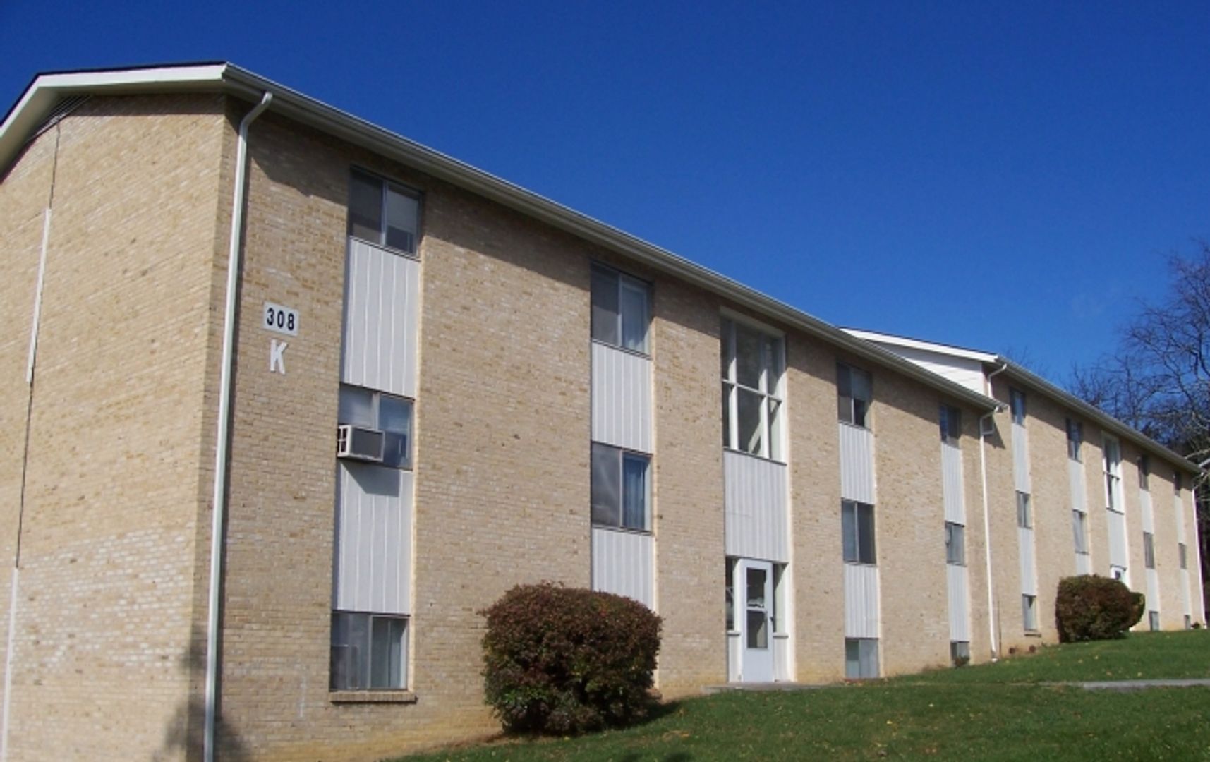 Blacksburg Apartment: 300-317 Apt. Heights Dr.
