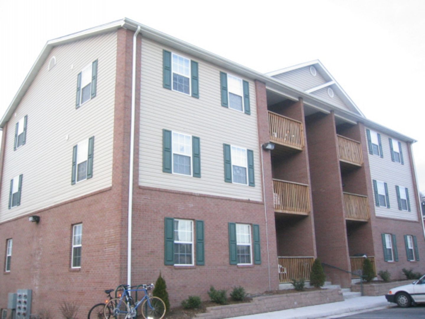 Blacksburg Apartment: 106-B Collegiate Court