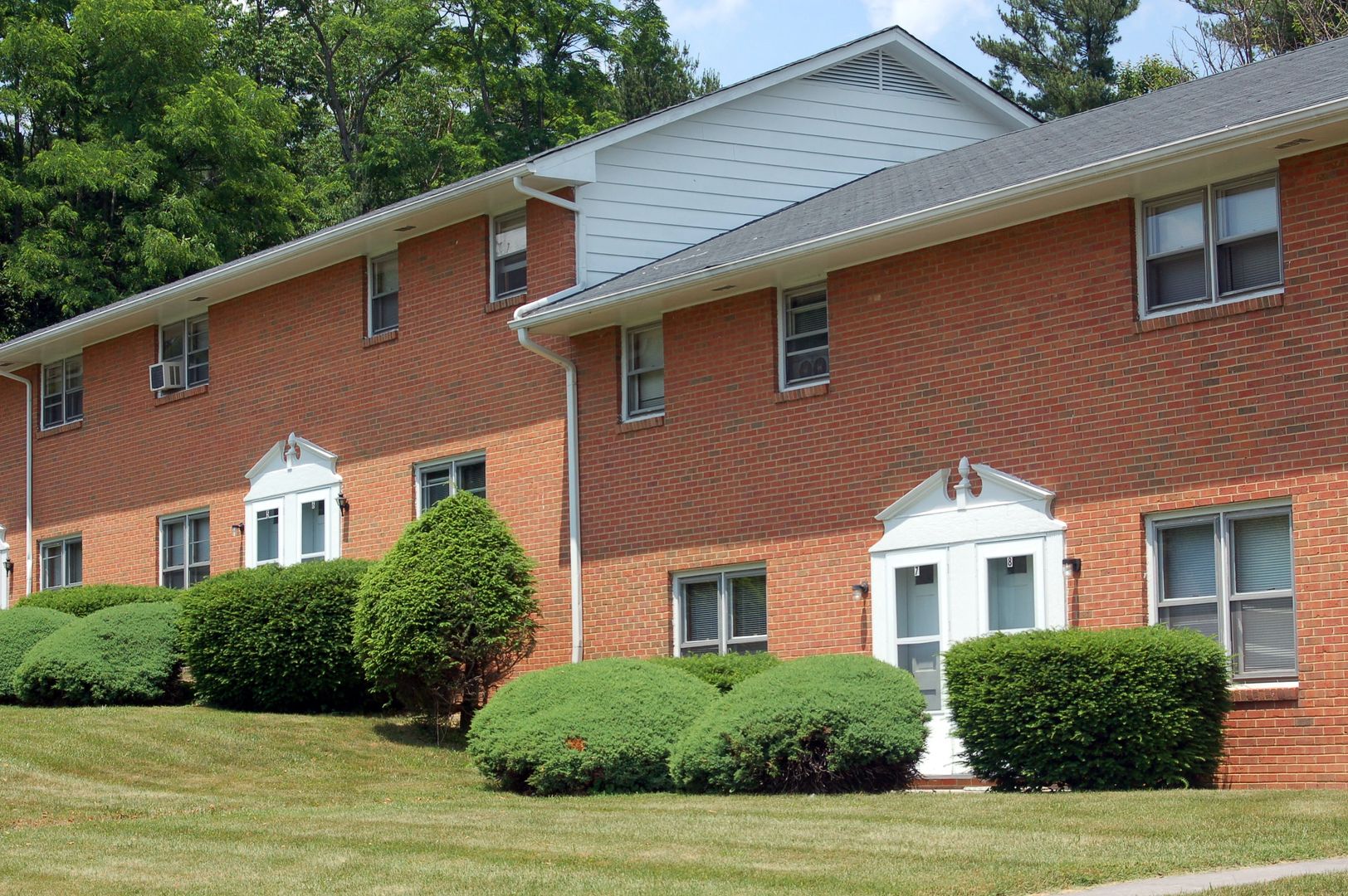 Blacksburg Apartment: 300-317 Apt. Heights Dr.