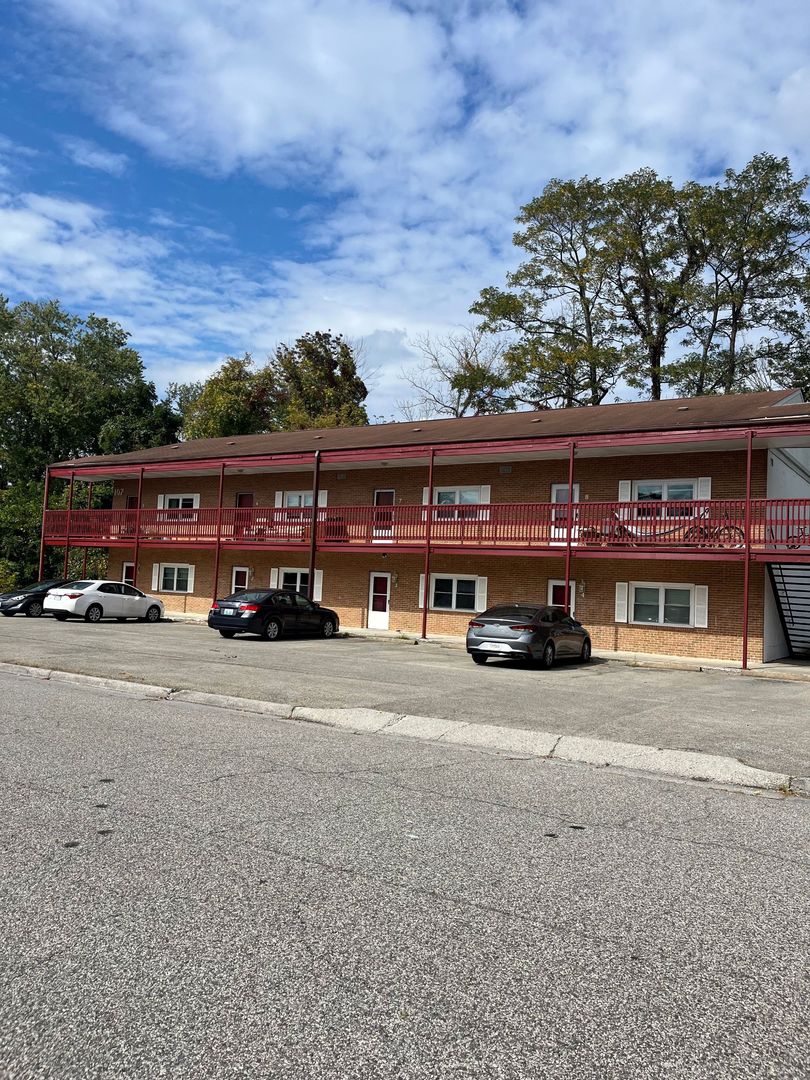 Blacksburg Apartment: 107 Lucas Drive