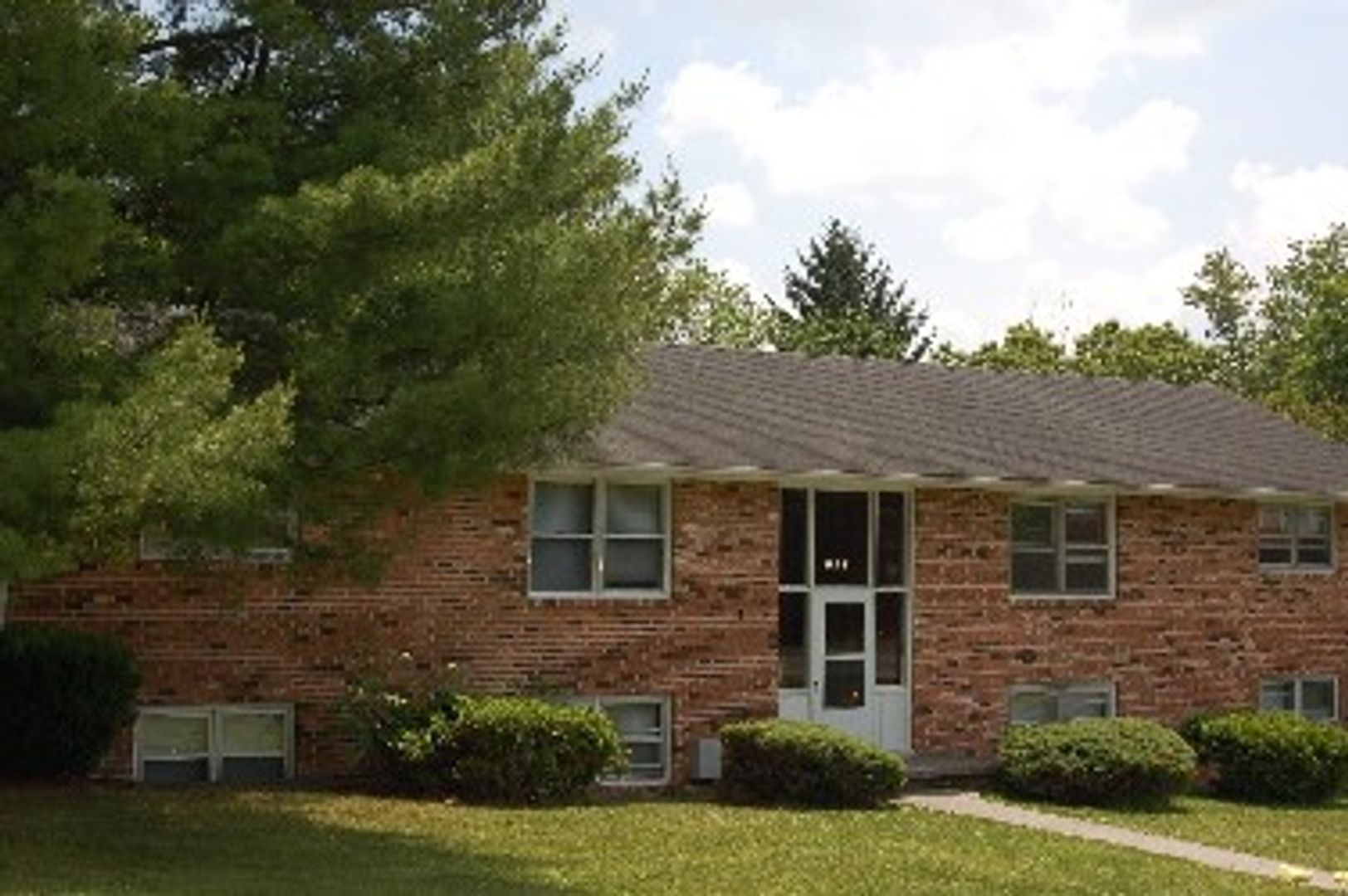 Blacksburg Apartment: 300-317 Apt. Heights Dr.