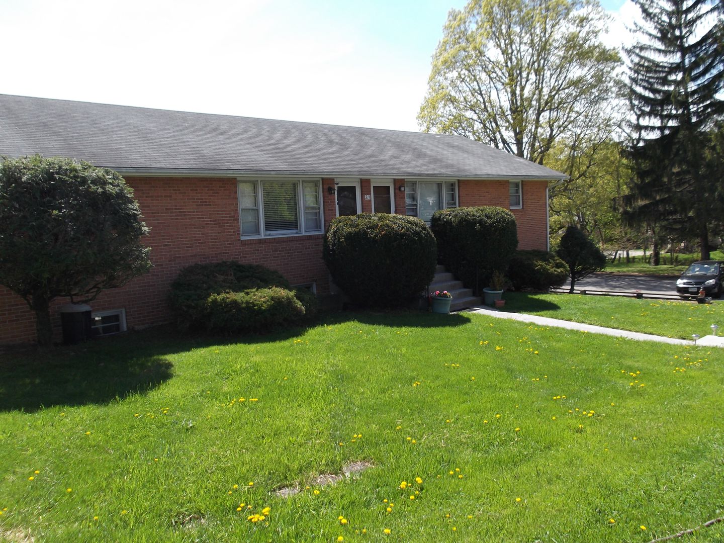 Blacksburg Apartment: 211 Owens St.