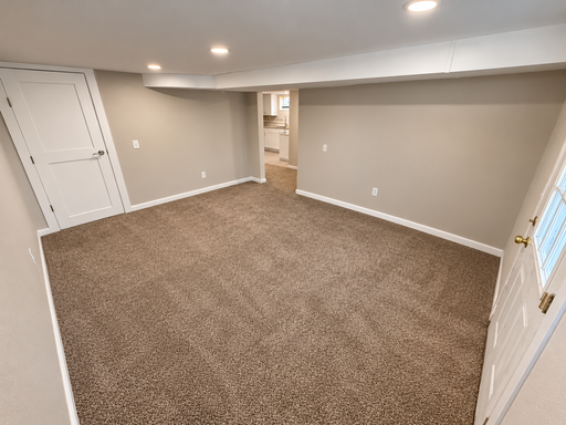 Beautifully Remodeled 2-Bedroom Duplex with UTILITIES INCLUDED – photo 1
