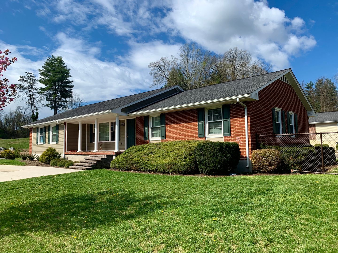 Radford Apartment: 607 Third Avenue