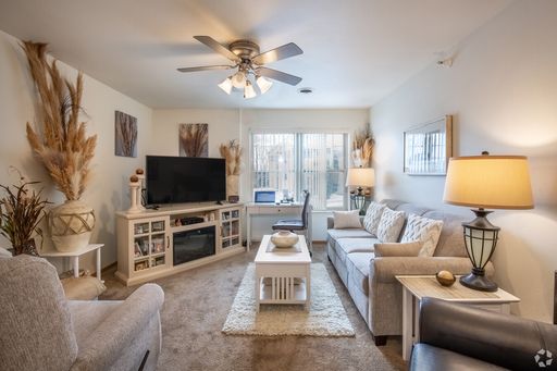 Spacious 2BR/2BA in McFarland | In-Unit Laundry, Pet-Friendly, Pool & Underground Parking