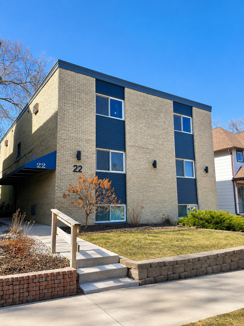 Madison Apartment: 22 N Franklin St