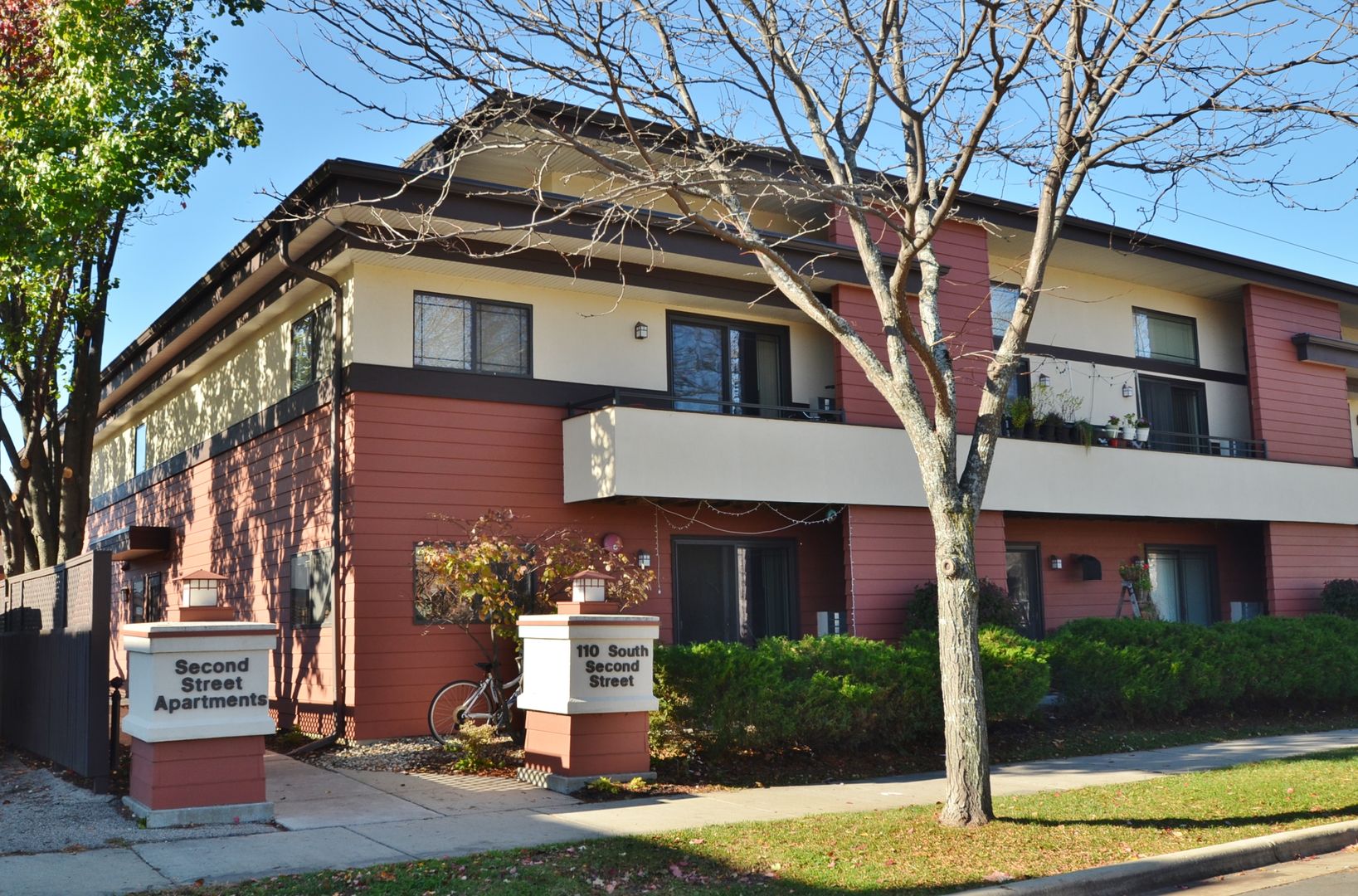 Madison Apartment: 110 S Second St