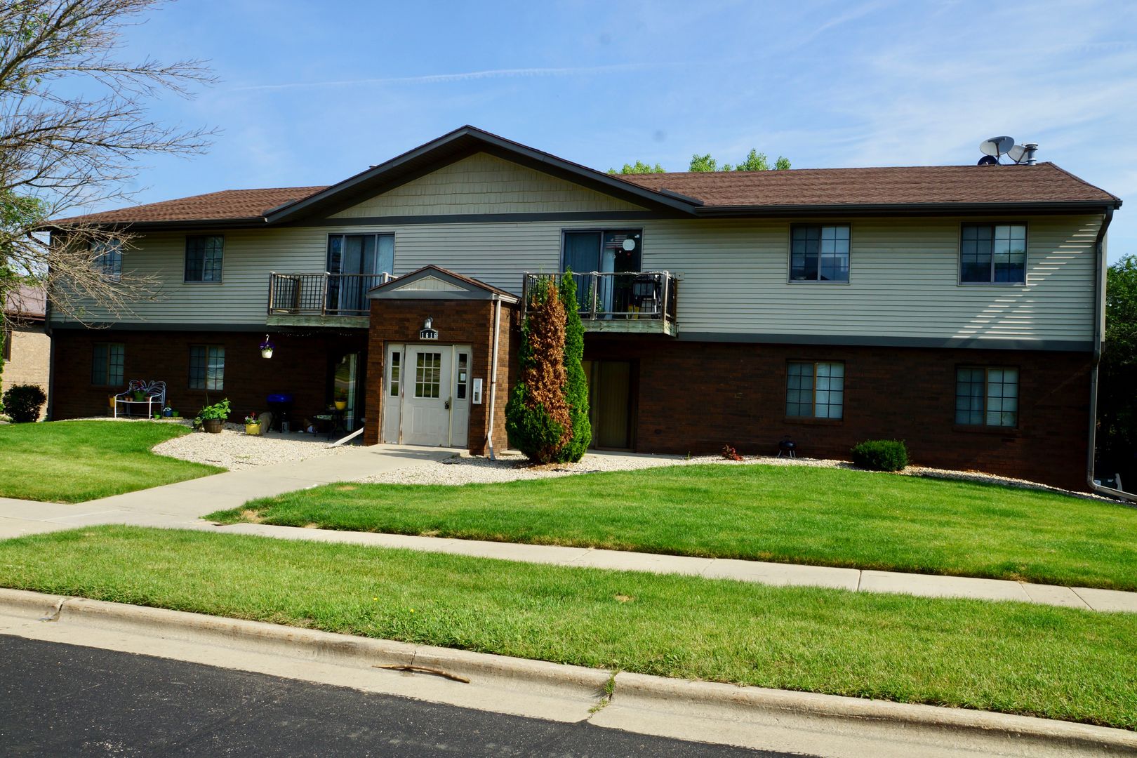 Stoughton Apartment: 1616 Kenilworth Ct