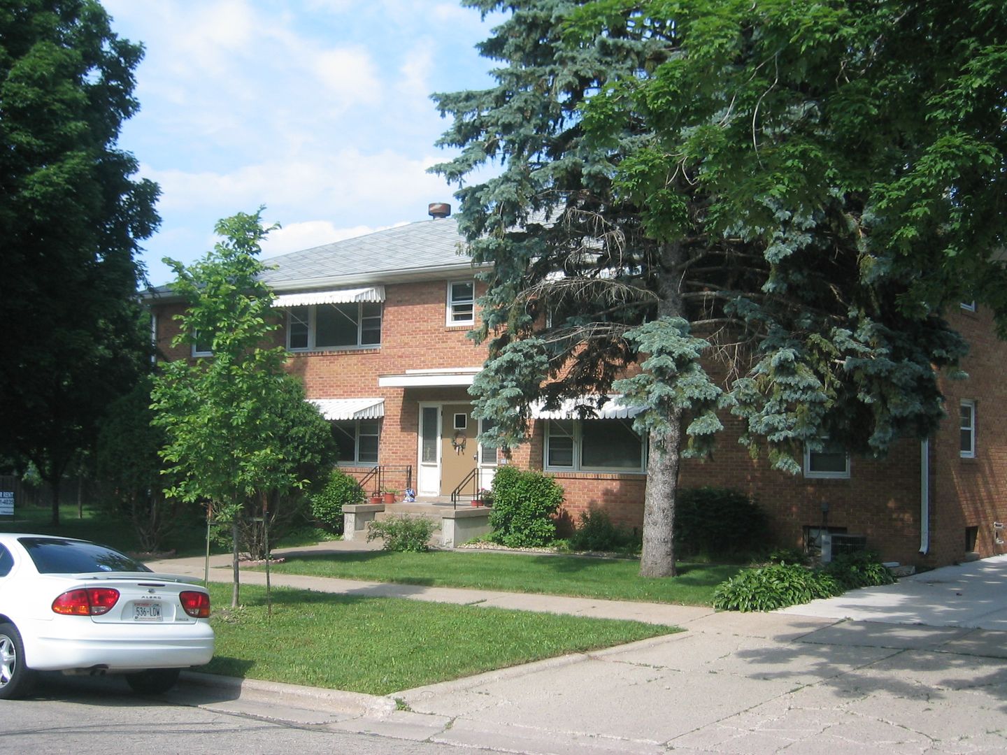 Madison Apartment: 401 Berwyn Drive