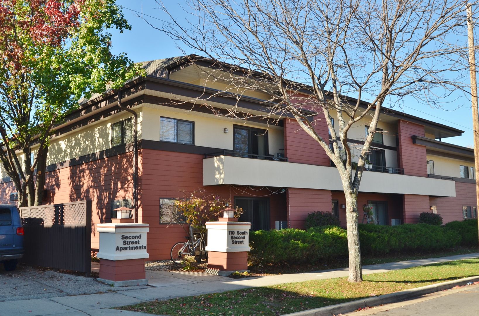 Madison Apartment: 110 S Second St