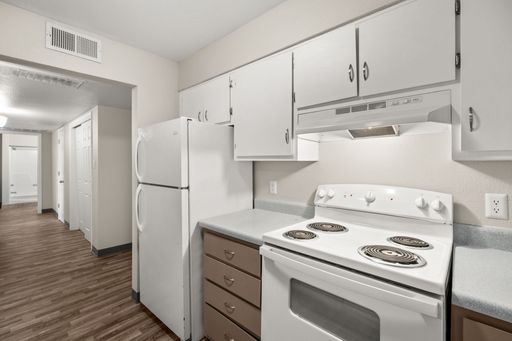 Gated Community, Laundry On-Site 1/2 OFF FIRST MONTH'S RENT! – photo 1