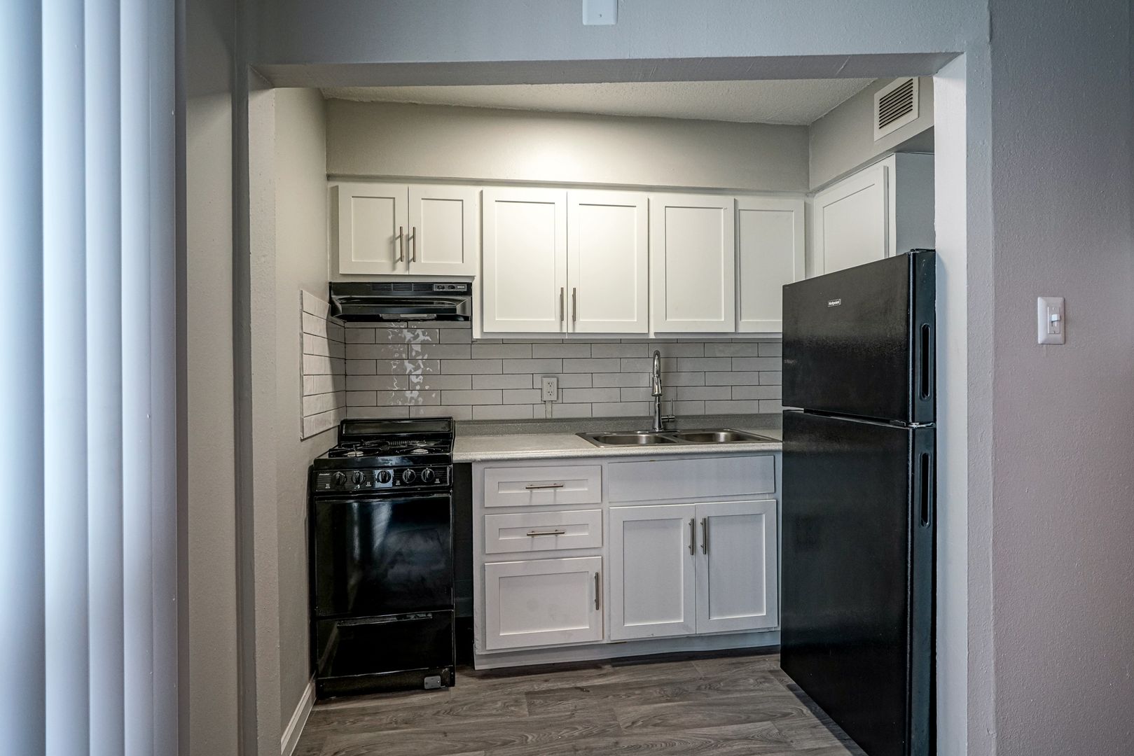 Albuquerque Apartment: 1001 Louisiana Blvd. NE