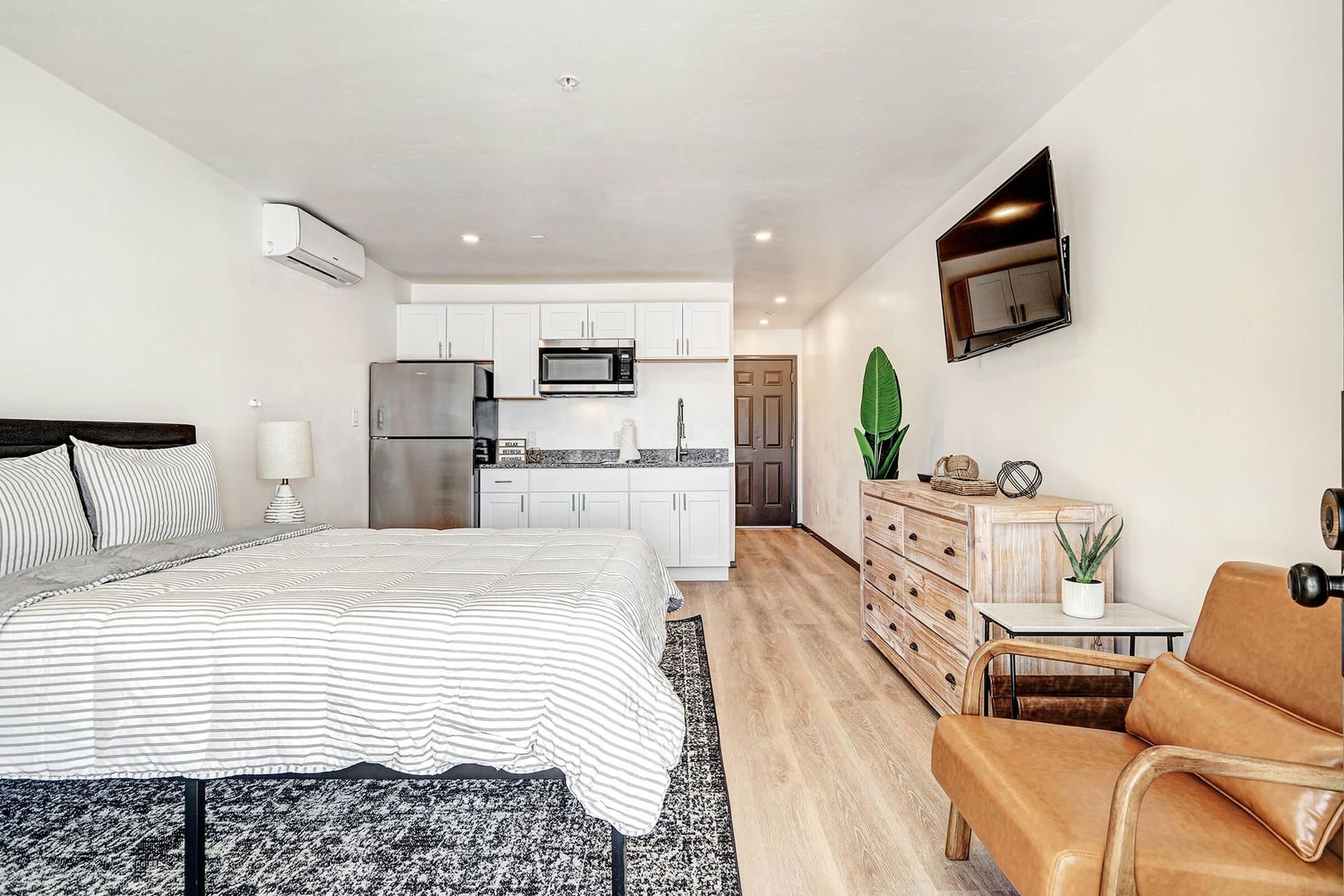 Rio Rancho Apartment: 1465 Rio Rancho Blvd SE