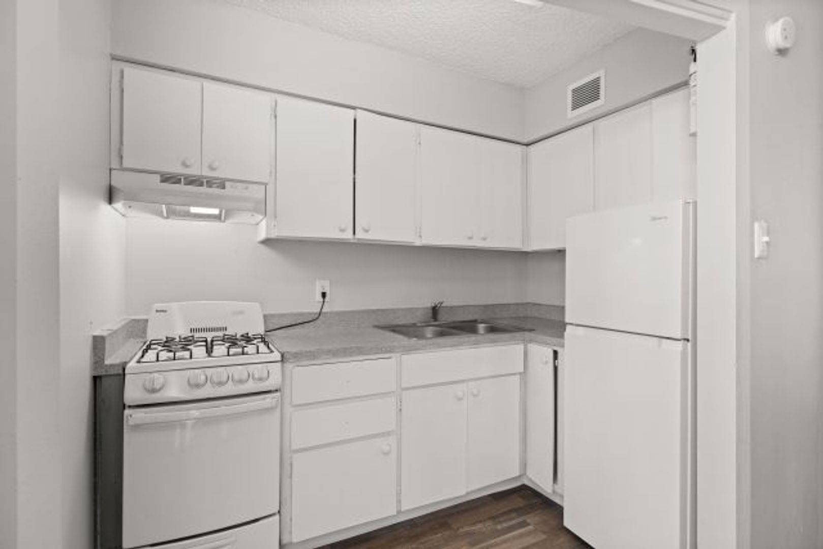 Albuquerque Apartment: 1001 Louisiana Blvd. NE
