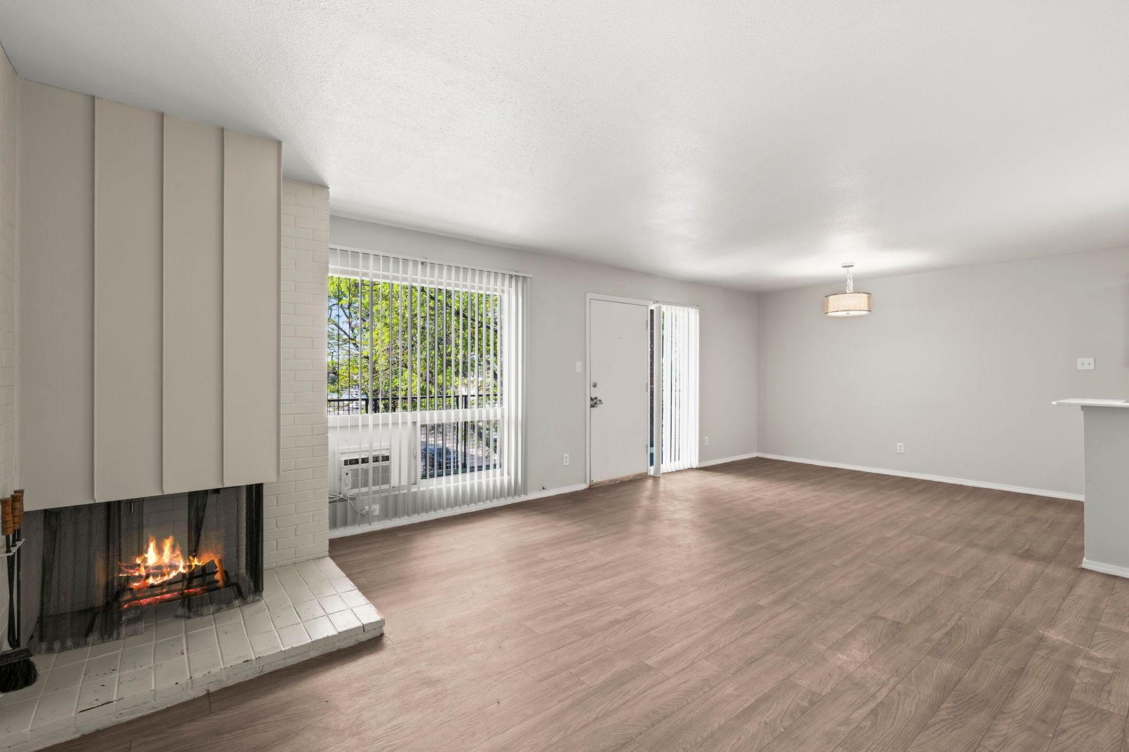Albuquerque Apartment: 1330 Louisiana Blvd NE