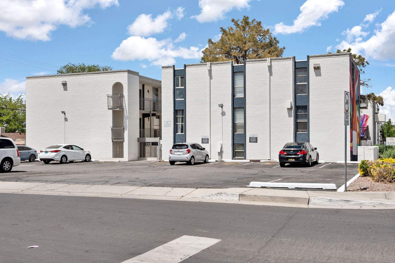 Albuquerque Apartment: 1001 Louisiana Blvd. NE