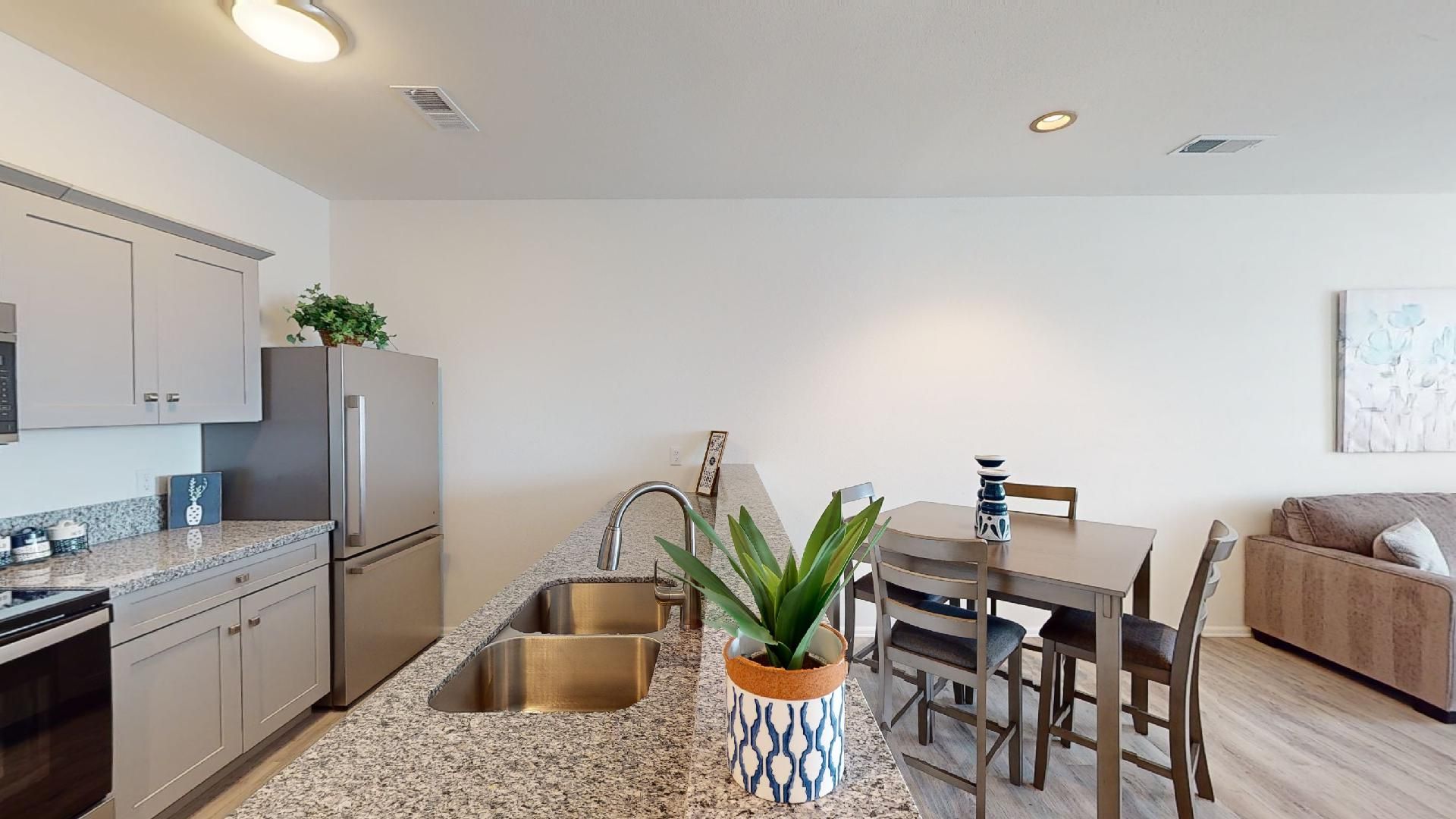 Albuquerque Apartment: 2818 4th Street NW